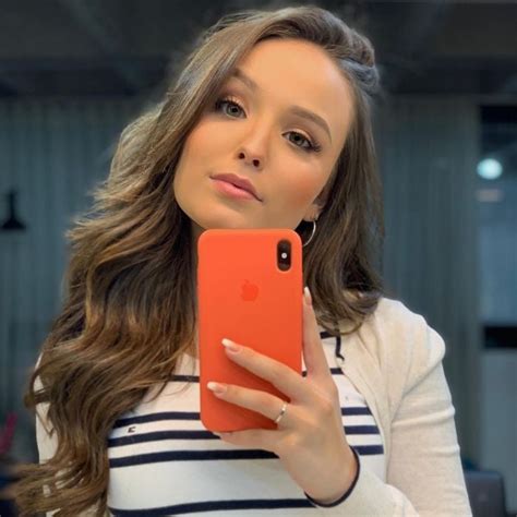 Ap S Completar Anos Larissa Manoela Lan A M Sica Uma Pegada