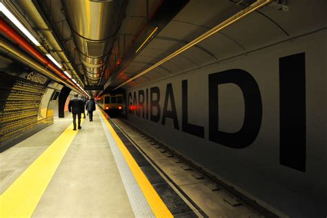 A Capodanno Metro Linea E Funicolare Centrale Aperte Tutta La Notte A