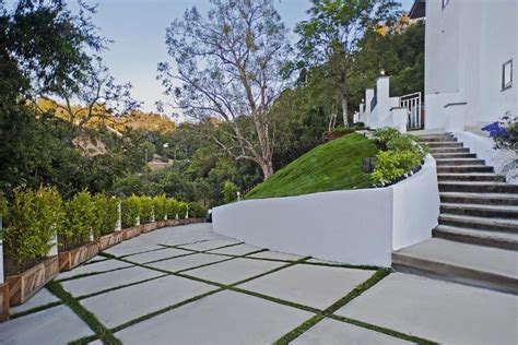 Tour Lana Del Rey's $3.77 Million Hollywood Mansion