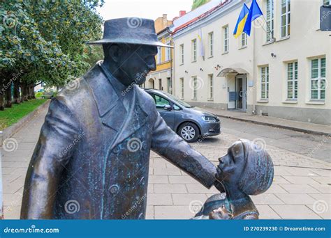 Vilniusmonument And X22citizen Of Vilnius Dr Tsemakh Shabad Prototype