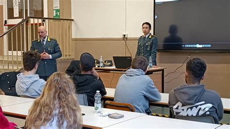 La Guardia Di Finanza Incontra Gli Studenti Del Marconi Di Tortona