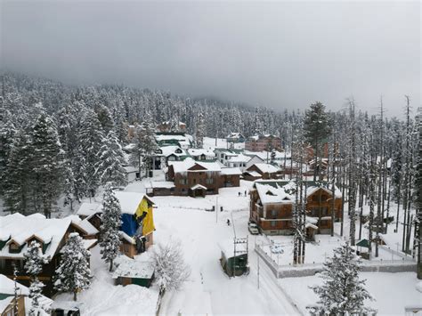 Kashmir Gulmarg Sees Surprise Snowfall In May Temperature Drops Below