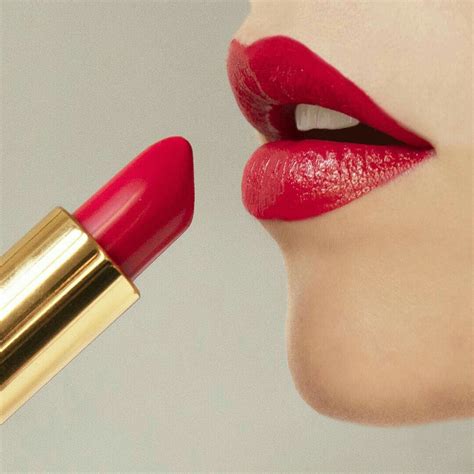 Bold And Beautiful A Tutorial On Applying Red Lipstick Artofit