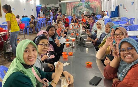 Night Saigon Muslim Food Tour By Motorbike Scooter Saigon Tours