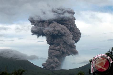 Bnpb Gunung Lokon Meletus Tiga Kali Antara News