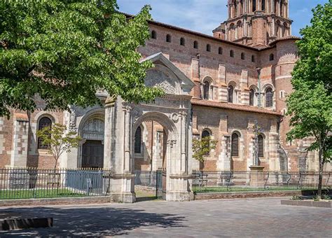 Descubre la majestuosa historia de la Basílica de Saint Sernin