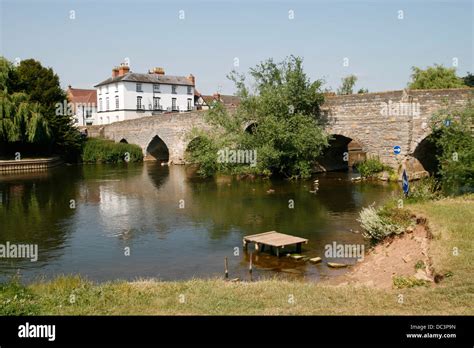 River Avon and bridge Bidford on Avon Warwickshire England UK Stock Photo - Alamy