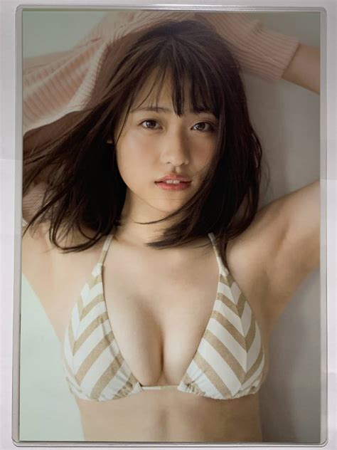 【目立った傷や汚れなし】【厚手ラミネート加工】石田桃香 水着 雑誌切り抜き 6ページ 週刊プレイボーイ2019年29号【グラビア】 P21の