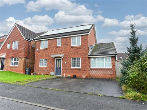 4 Bed Detached House For Sale In Swallow Road Packmoor Stoke On Trent