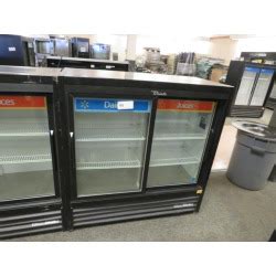 Lot True Gdm Sl Hc Ld Self Contained Slide Door Cooler