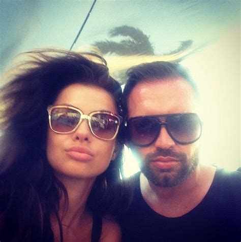 Siwiec W Bikini Na Ibizie Pudelek