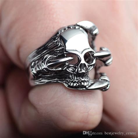 2021 Personality Ghost Claw Skull Mens Titanium Steel Ring Domineering Punk Magic Claw Rock