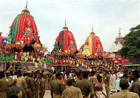 Puri Rath Yatra | Tale of 2 Backpackers