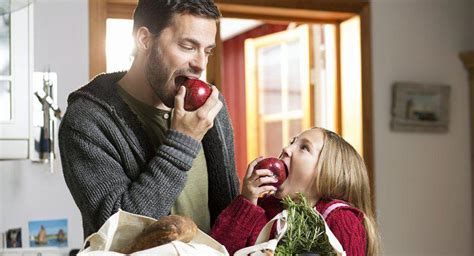 Qual fruta é consumida por mais pessoas todos os dias do que qualquer