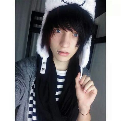 Johnnie Guilbert Wow Hes Gorgeous Johnnie Guilbert Hot Emo Guys