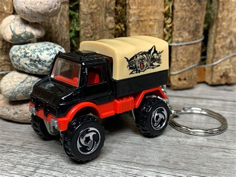 Hot Wheels Mercedes Benz Unimog Keychain Backpack Accessories Zipper Pulls Car Keychain
