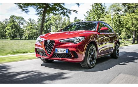 Lalfa Romeo Stelvio Quadrifoglio Est Le Suv De Lann E Alfa Romeo