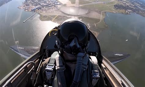 Video: What it’s like to fly in a fighter jet?