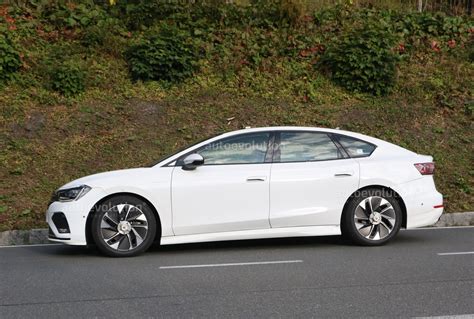 2023 Volkswagen Electric Sedan Spied Again With Mule Body - autoevolution