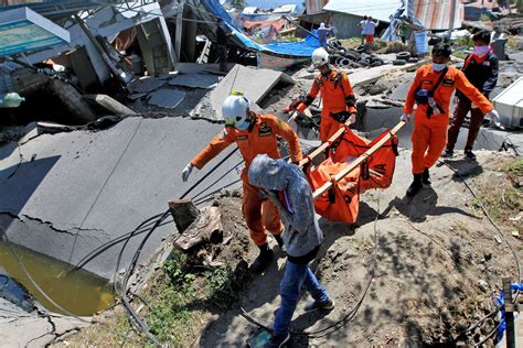 En Fotos Impactantes Imágenes Del Terremoto Y Tsunami Que Golpeó Indonesia La Nacion