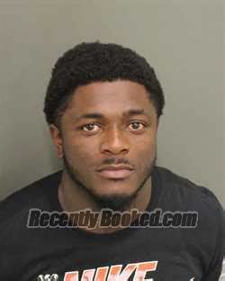 Recent Booking Mugshot For DEANDRE LAMAR MOODY In Orange County Florida