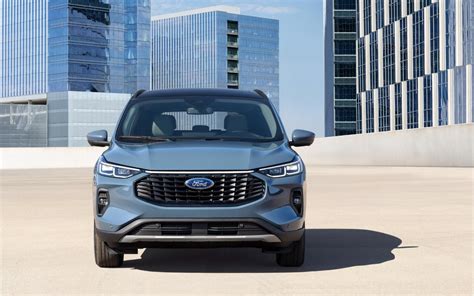 Ford Escape PHEV 2023 SUV Drive