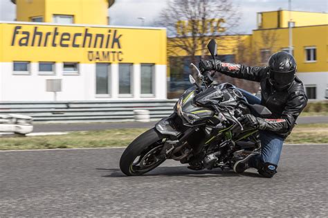 Naked Bike Test 2017