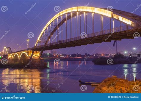 Ahvaz Pole Sefid Bridge editorial stock photo. Image of karoon - 48333623