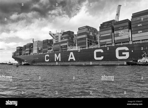 Svitzer Tugs Guide The Ultra Large Container Ship Cma Cgm Benjamin