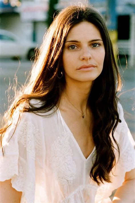 Biography and Professional Profile of Lindsey Faust 1