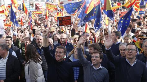 El Pp Sale A La Calle Junto A Decenas De Miles De Personas Contra La