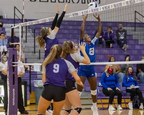 Port Neches Groves Volleyball Earns First Win