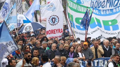 Día del Trabajo la CGT se movilizó con reclamos y ratificó el paro