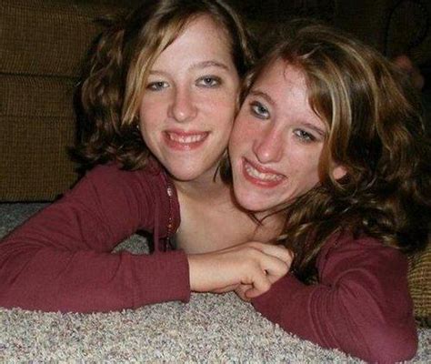 Abby And Brittany A Reality Show That Follows The Conjoined Hensel Twins Post College