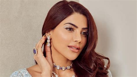 What Happened To Nikki Tamboli Face Plastic Surgery Before And After