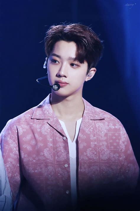 Wanna One Lai Kuan Lin Kuanlin Fondo De Pantalla De Kpop Kpop