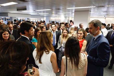 Felipe E Letizia Celebram Os Reis Juan Carlos E Sof A Movenot Cias