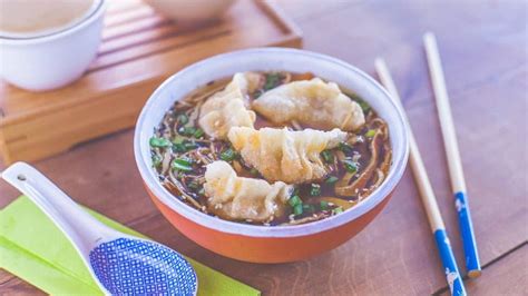 Zupa osuimono z pierożkami gyoza Sushi Corner Wrocław