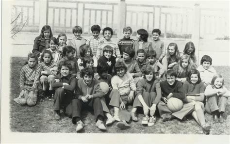 Photo De Classe Cm2 De 1974 Ecole Henri Wallon Copains Davant