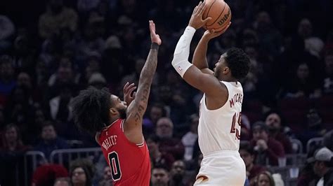 Donovan Mitchell Scores 34 Points As The Cavaliers Pull Away Late To