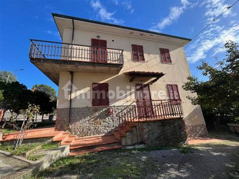 Vendita Villa Bifamiliare In Via Del Frantoio Cortona Buono Stato