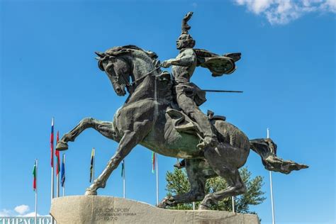 Premium Photo Tiraspol Moldova Monument To Alexander