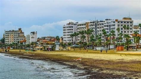 Temperatura apei în Larnaca în Marea Mediterană acum