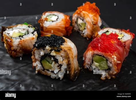 Sushi Roll Filadelfia Con Salm N Anguila Ahumada Aguacate Queso