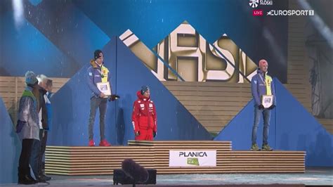 Piotr Y A Wchodzi Na Najwy Szy Stopie Podium Na M W Planicy Skoki