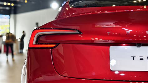 Tesla 特斯拉 Model 3 煥新版預計 5 月中下旬交車！全台 8 間展示體驗店已經開放賞車 News Pie