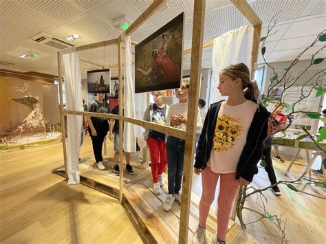 Exposition Amoureuse des mangroves Ecole et collège Notre Dame à