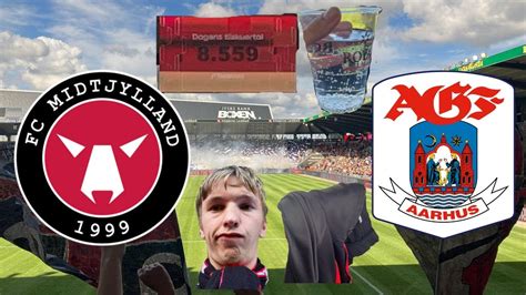 Dommeren tog det røde kort op i stedet for det gule Fc Midtjylland vs