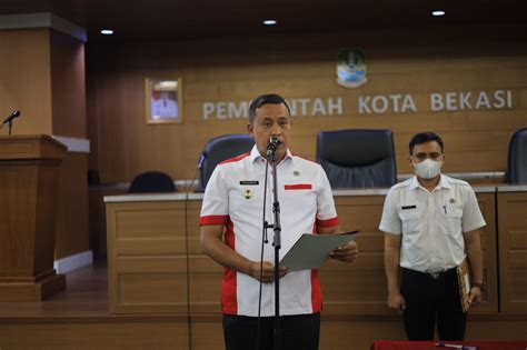 Plt Wali Kota Tri Adhianto Lantik Pegawai PNS Sebanyak 212 Pegawai