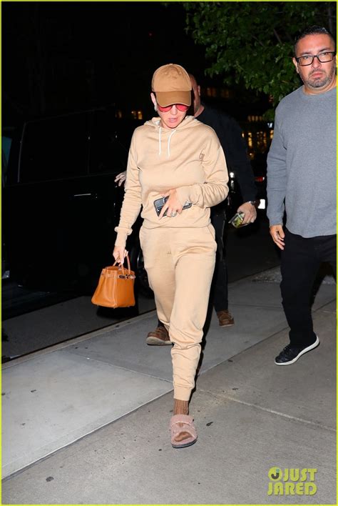 Katy Perry Lands In New York City Ahead Of Met Gala 2023 Photo 4925127